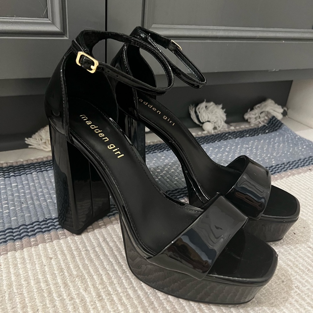 Madden Girl Black Platform Heels Gem